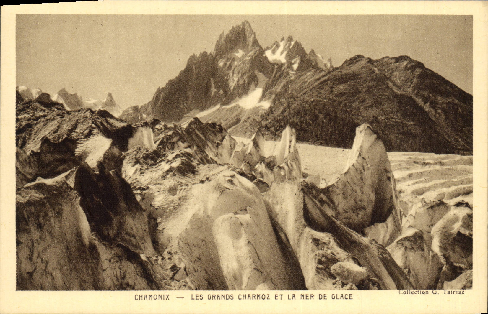 CPA Chamonix Les Grands Charmoz Et La De Glace