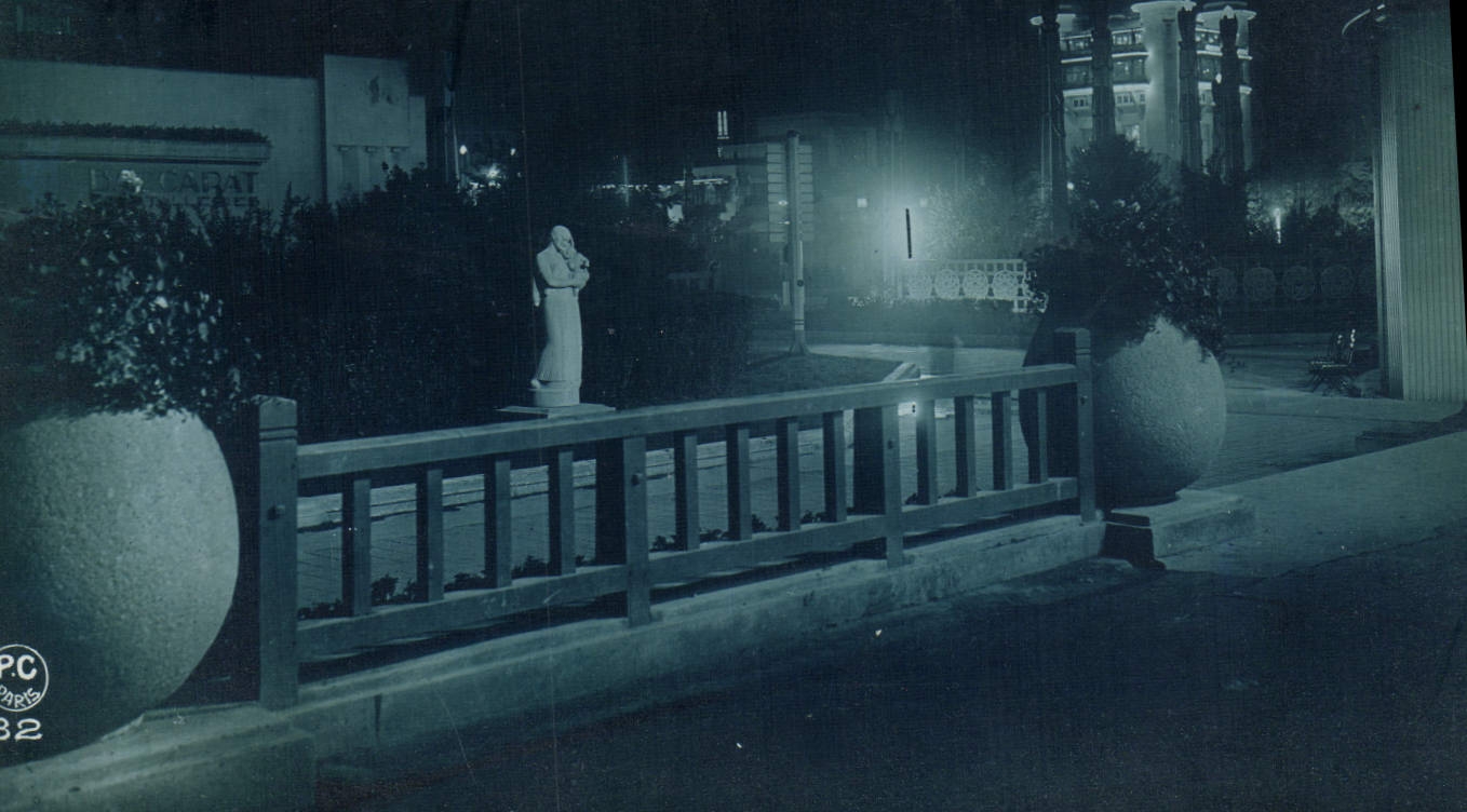 CPA Paris Exposition des Arts Decoratifs Vue de Nuit