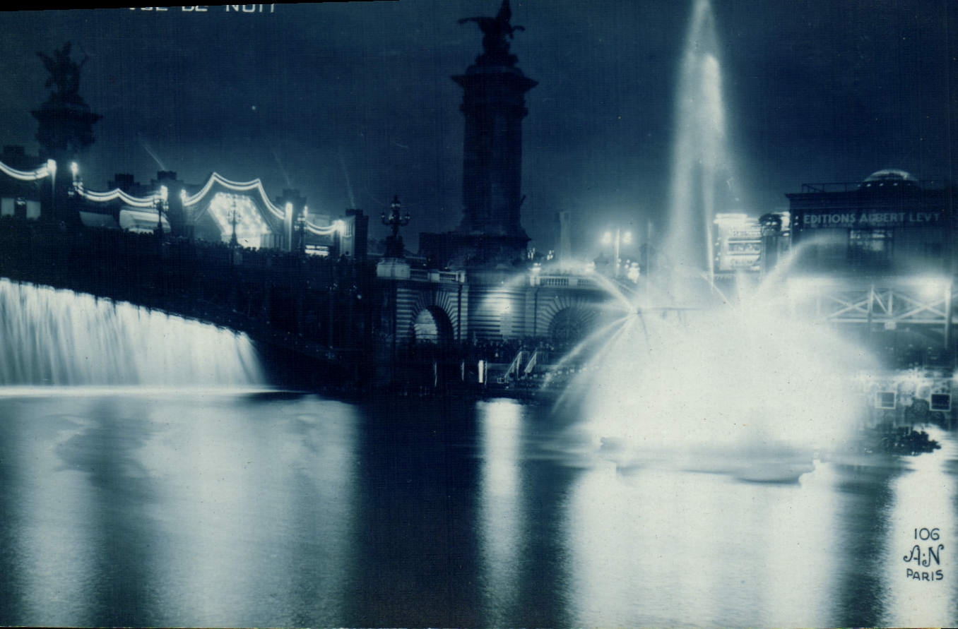 CPA Paris Exposition des Arts Decoratifs Vue de Nuit