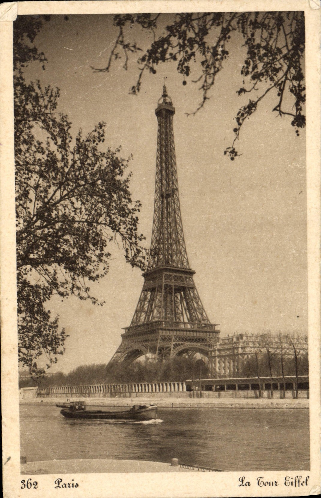 CPA Paris La tour Eiffel 