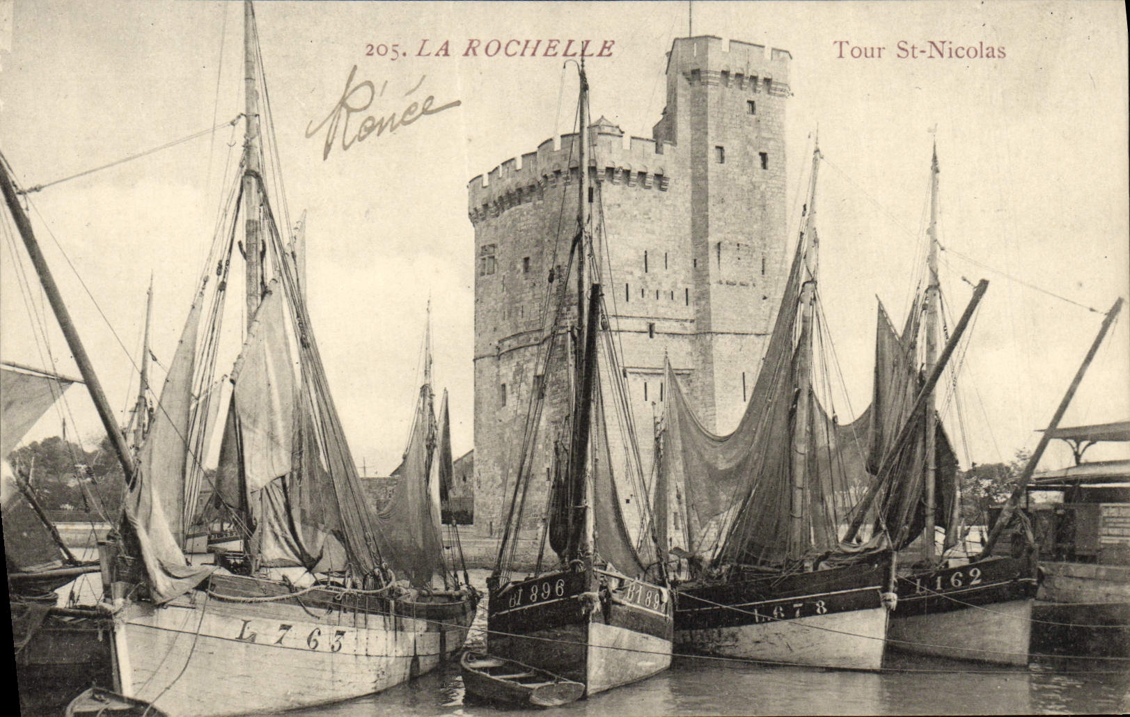 VINTAGE POSTCARD La Rochelle Turn St Nicolas Boats