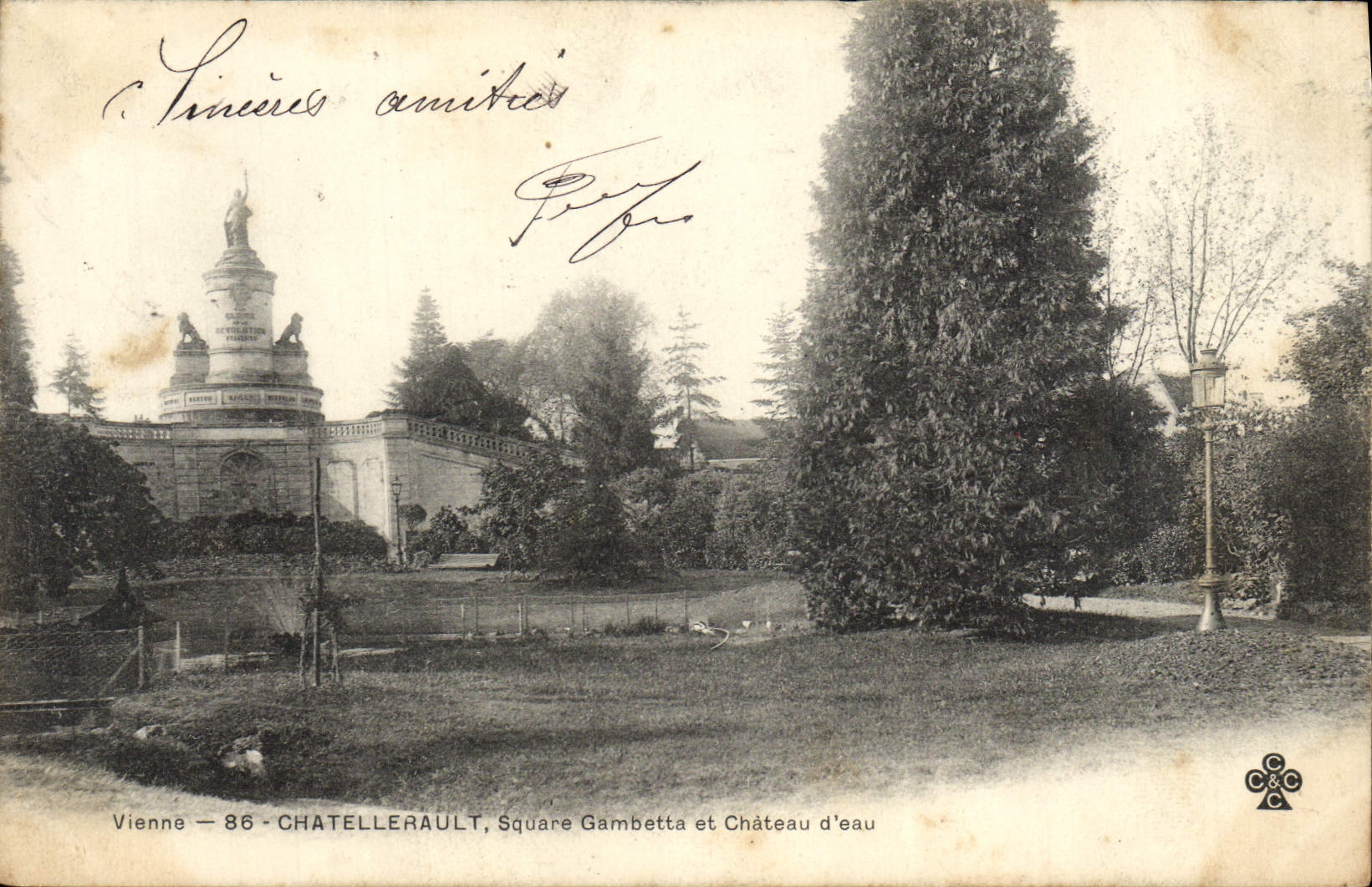 CPA Chatellerault Square Gambetta et Chateau d'eau