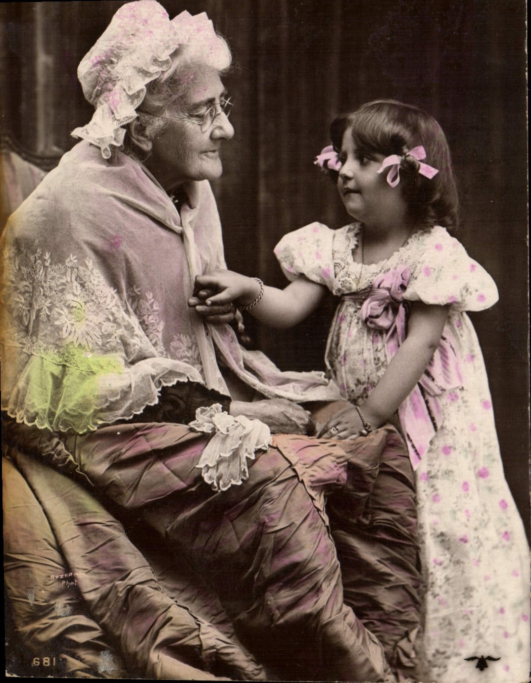 VINTAGE POSTCARD Fantasy Child Large Mother