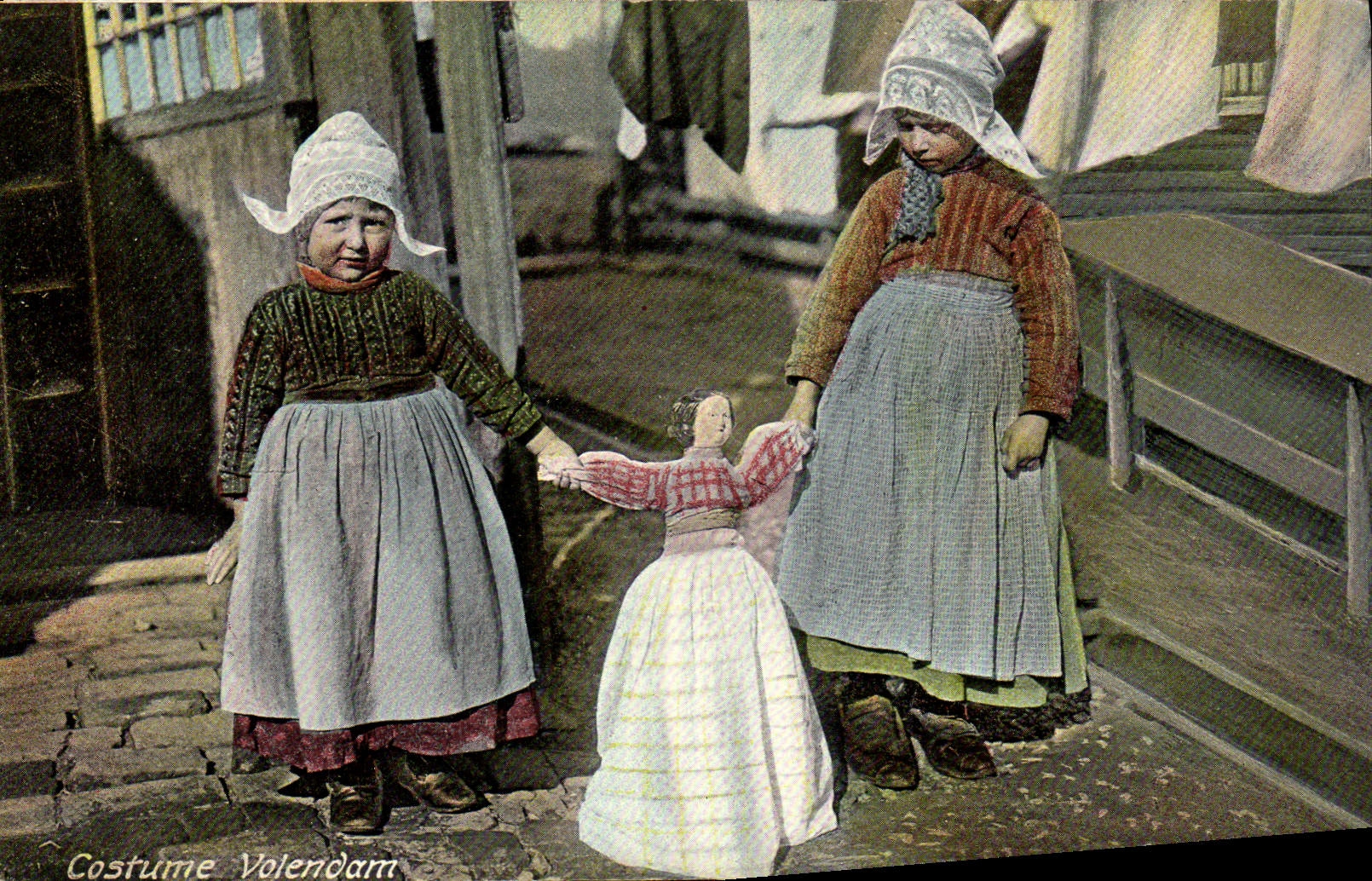 CPA Costume Volendam Enfants Folklore 