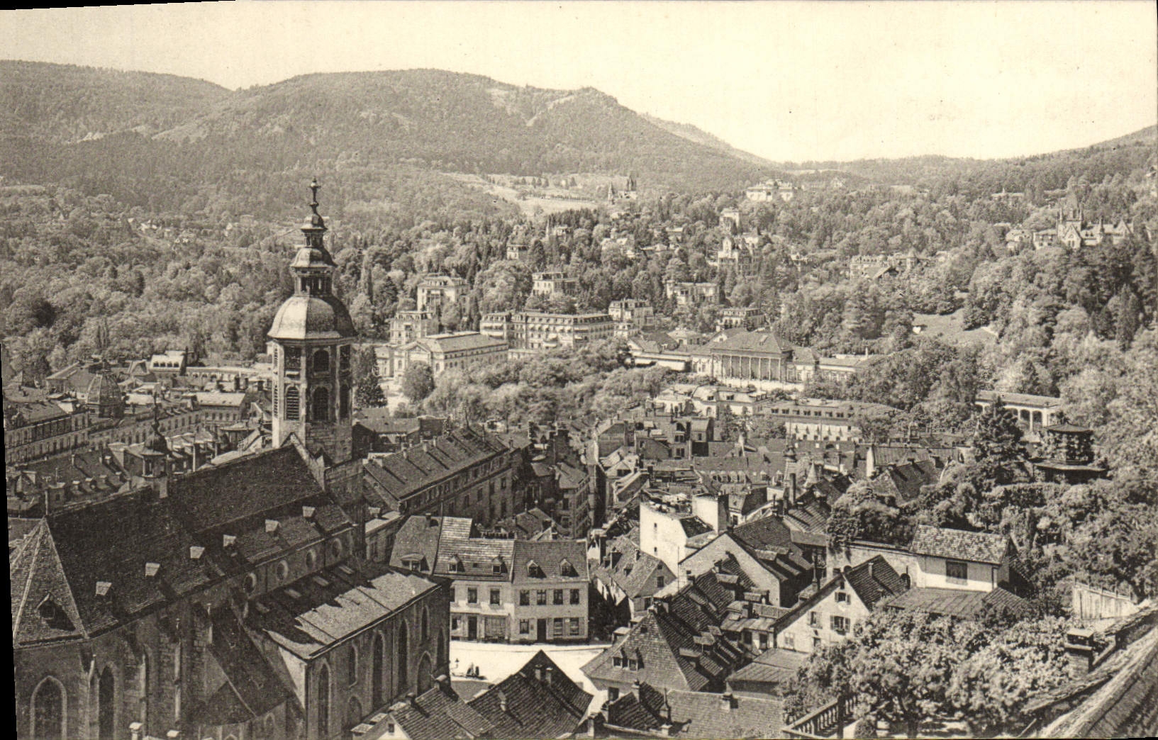 VINTAGE POSTCARD Baden Baden Vom Neuen Schloss gesehen