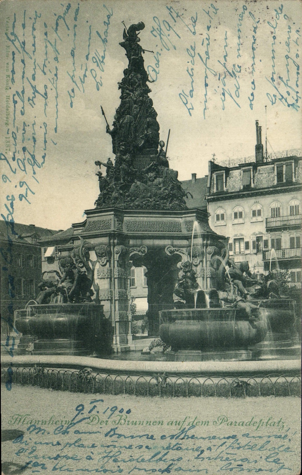 VINTAGE POSTCARD Mannheim Der Brunnen auf dem Paradeplatz