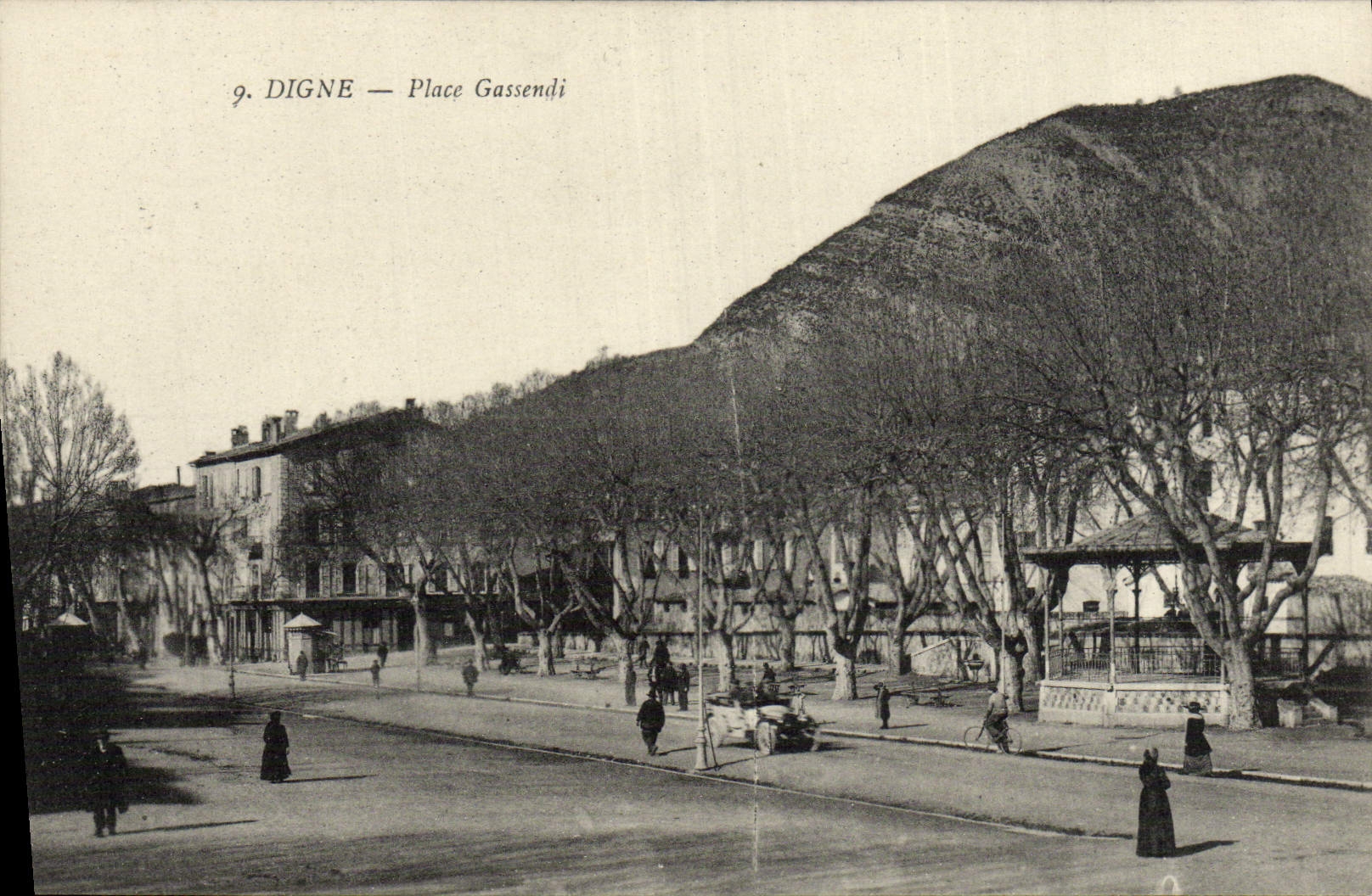 VINTAGE POSTCARD Worthy Gassendi Place