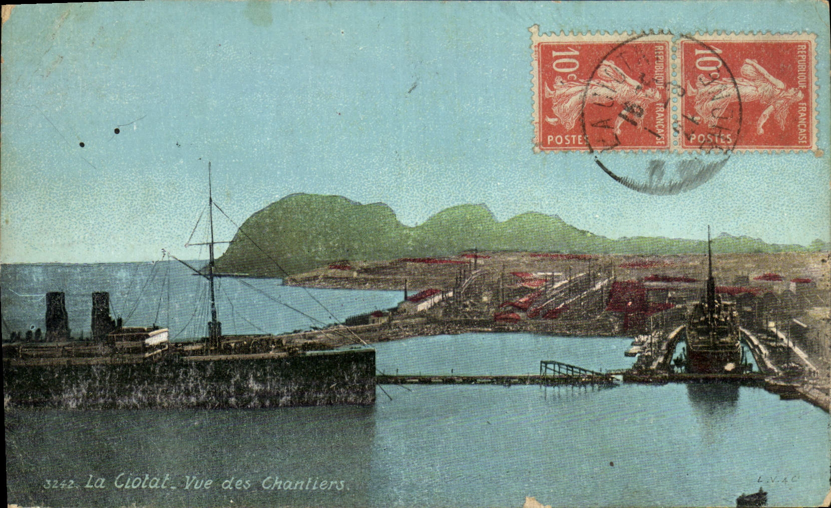 CPA La Ciotat Vue sur les chantiers Bateau