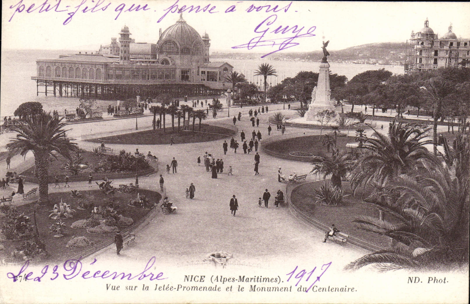 CPA Nice Vue Sur la Jetee Promenade et le Monument du centenaire