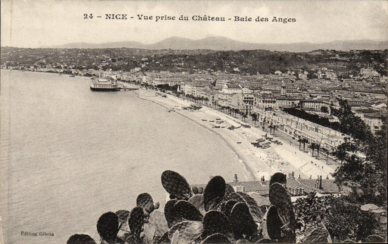 CPA Nice Vue Prise du chateau Baie Des Anges
