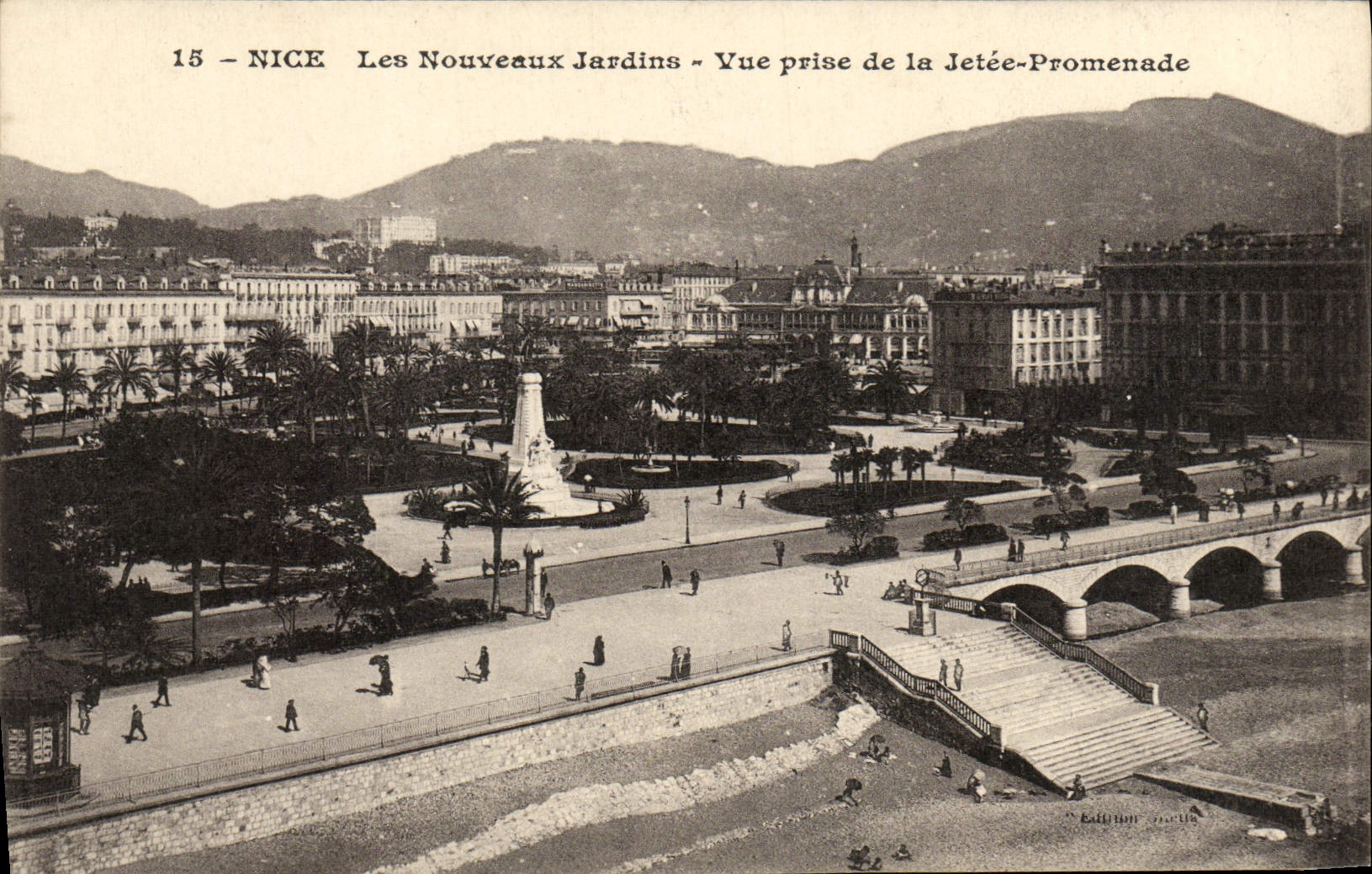CPA Nice Les nouveaux jardins Vue prise de la jetee promenade