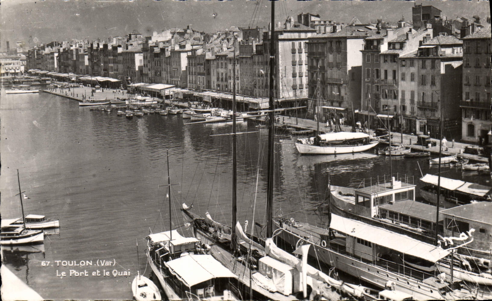 CPA Nice Interieur du Port Quartier de Riquier Bateaux