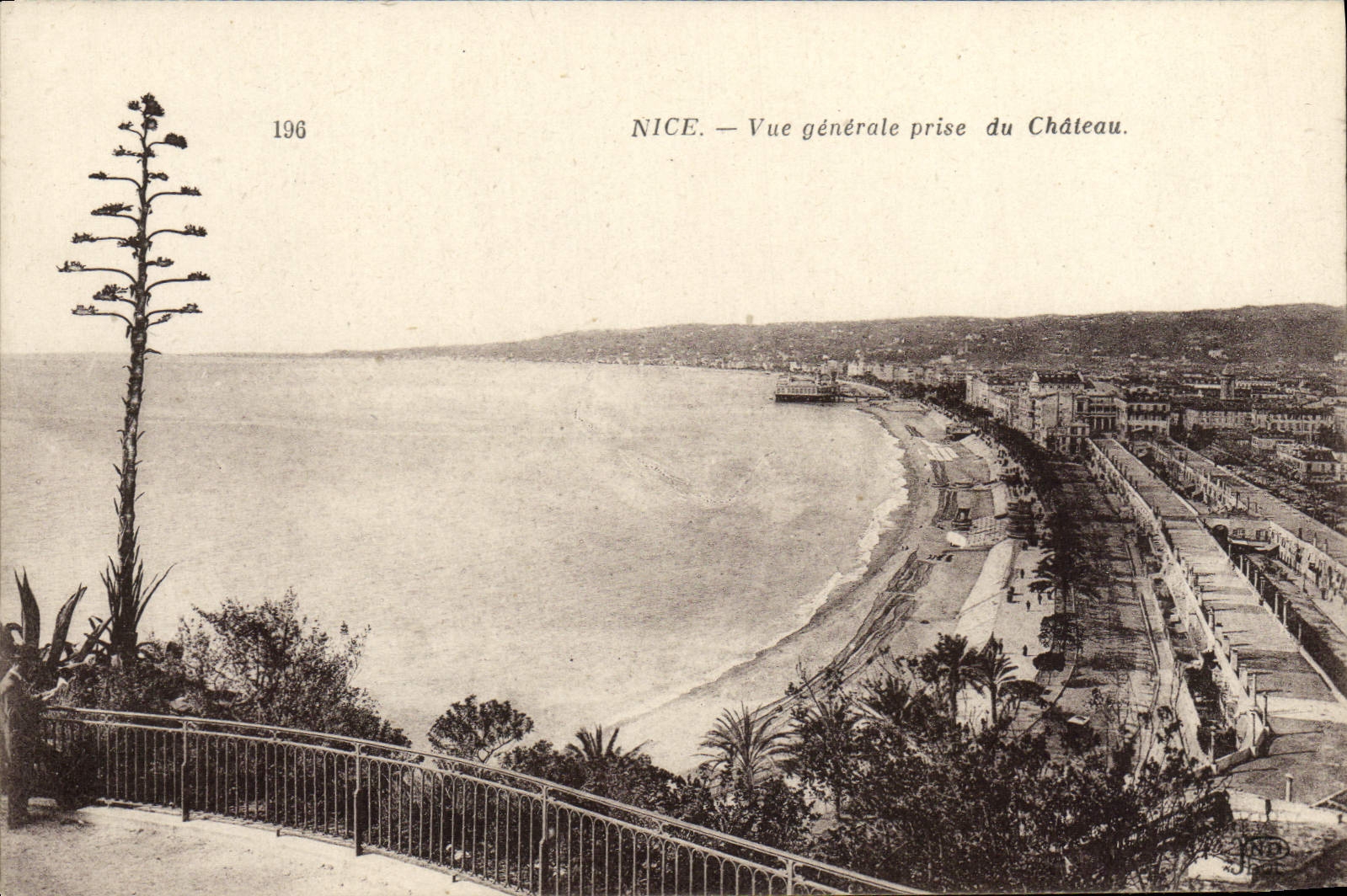 CPA Nice Vue Generale Prise du Chateau