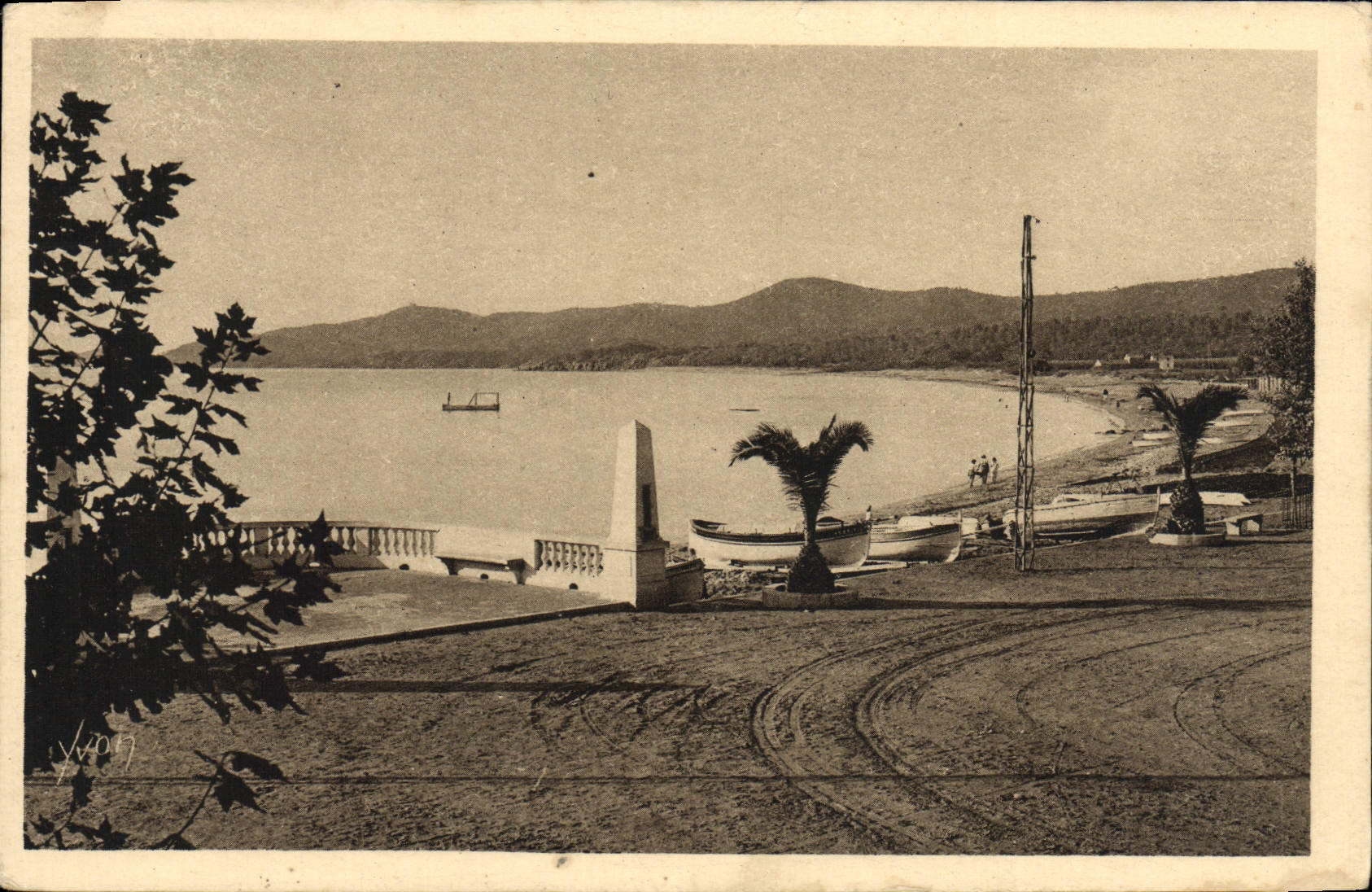 VINTAGE POSTCARD Roads of Bormes and Lavandou