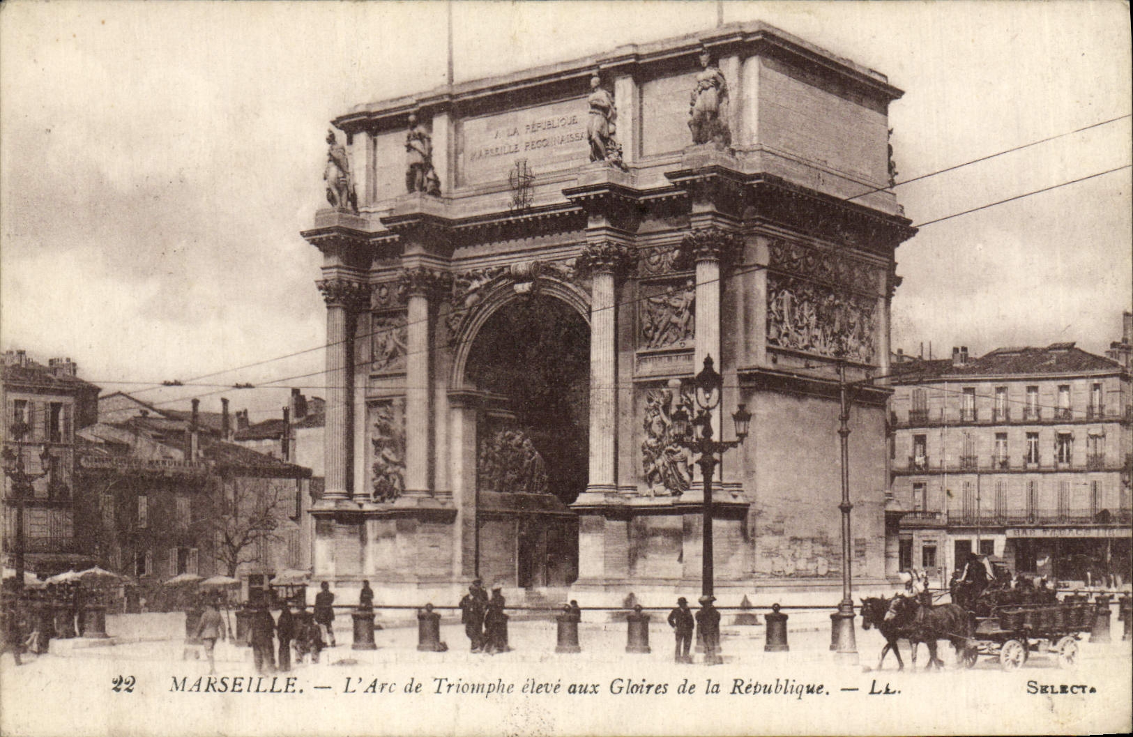 CPA Marseille L'Arc de Triomphe eleve aux Gloires de la Republique