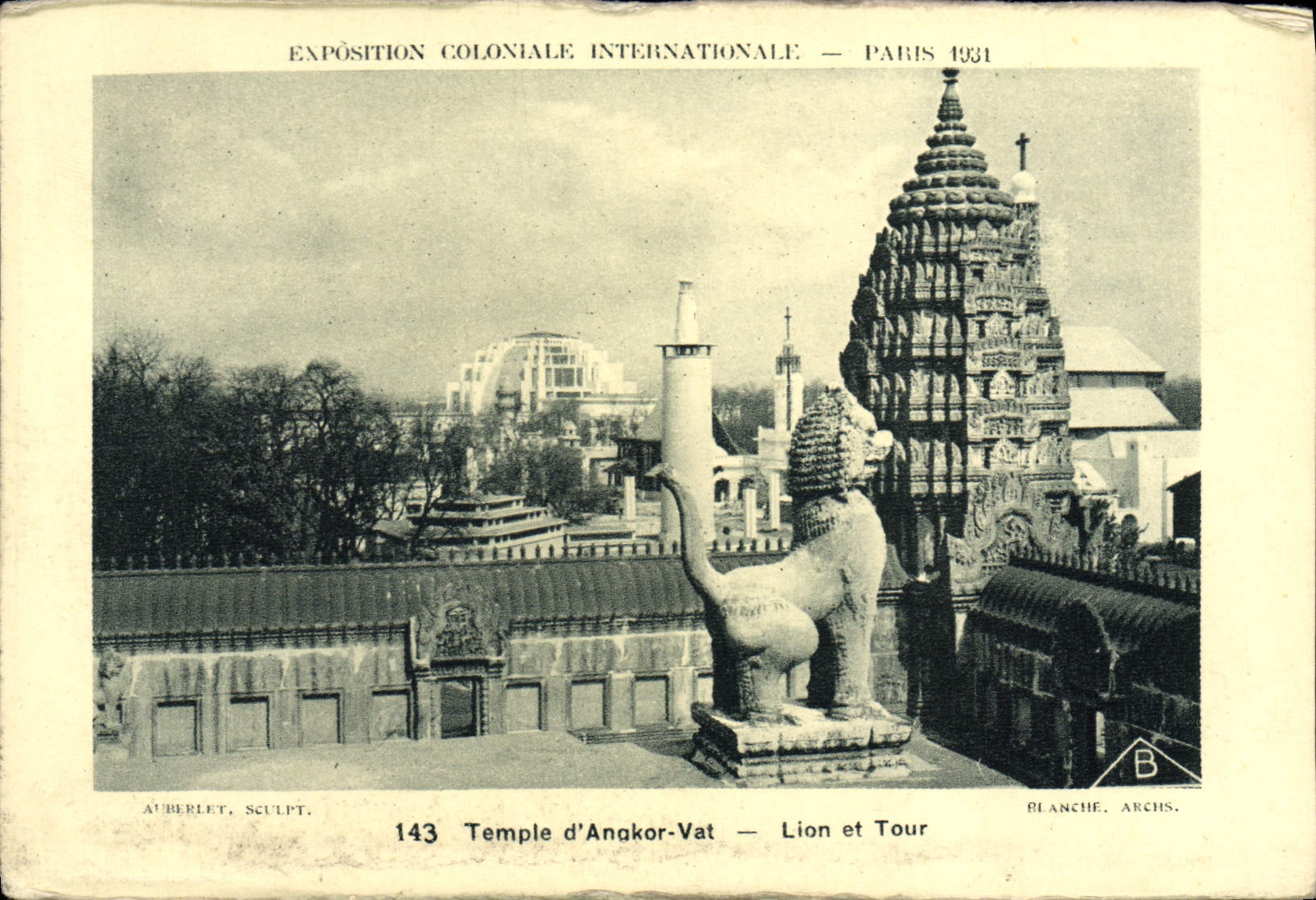 CPA Exposition Coloniale Internationale Paris 1931 Temple d'angkor Vat Lion et tour 