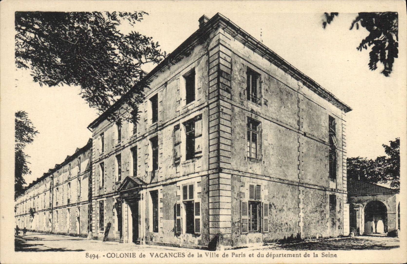 VINTAGE POSTCARD Column Of Holidays Of the Town Of Paris And the Department Of the Seine