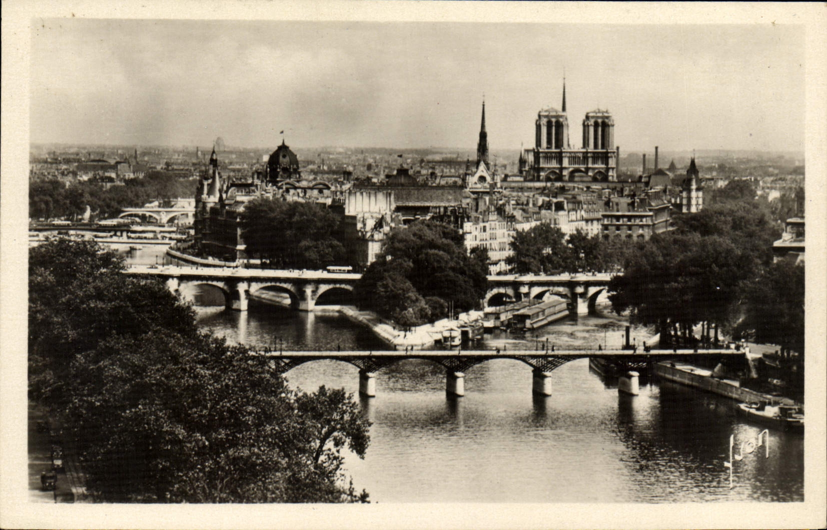 POSTAL MODERNA París mientras que da un paseo el ISCED Notre Dame y puentes