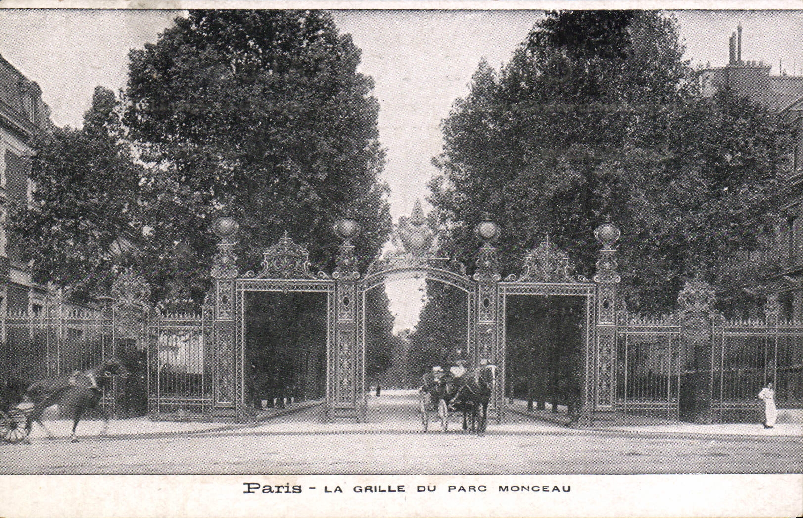 CPA Paris La Grille Du Parc Monceau