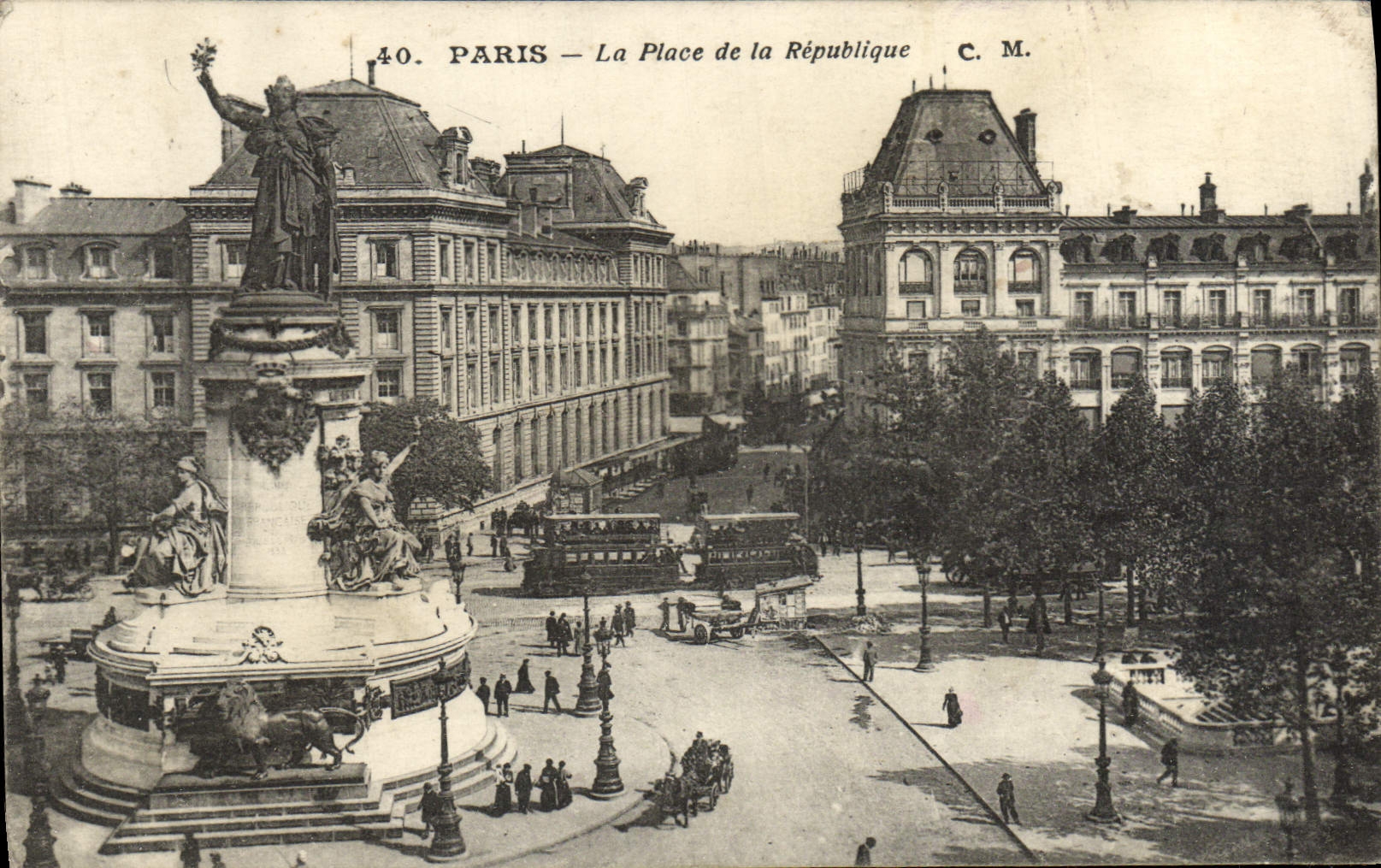 CPA Paris La Place De La Republique