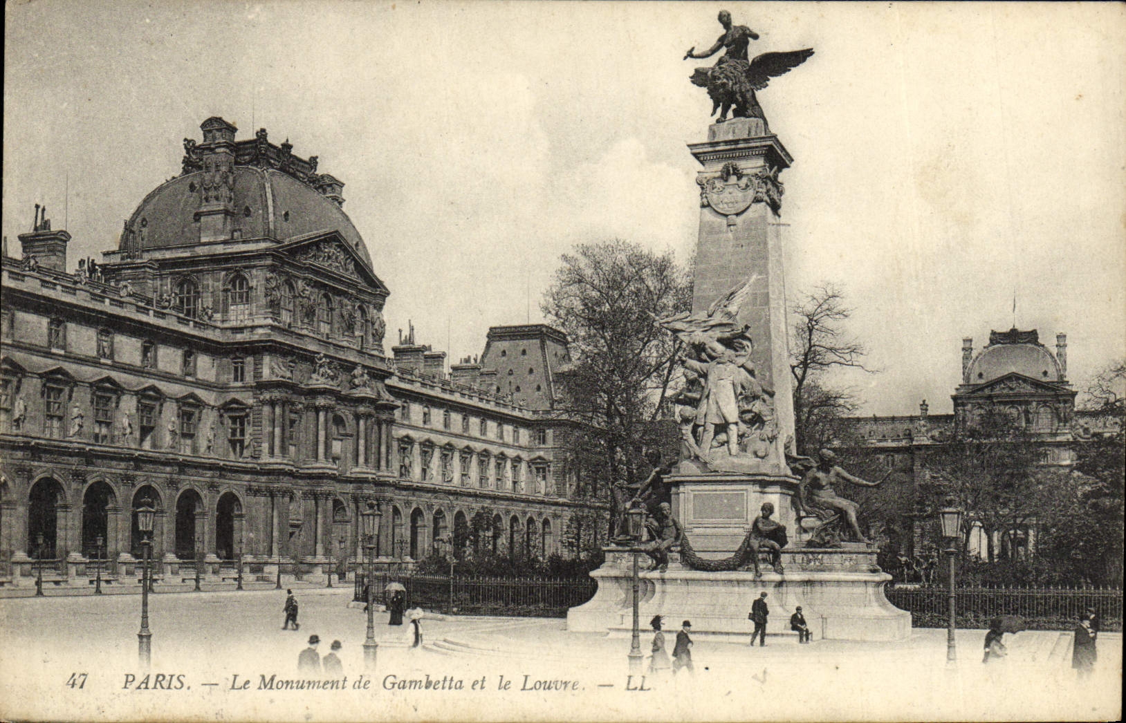 CPA Paris Le Monument De Gambetta Et Le Louvre