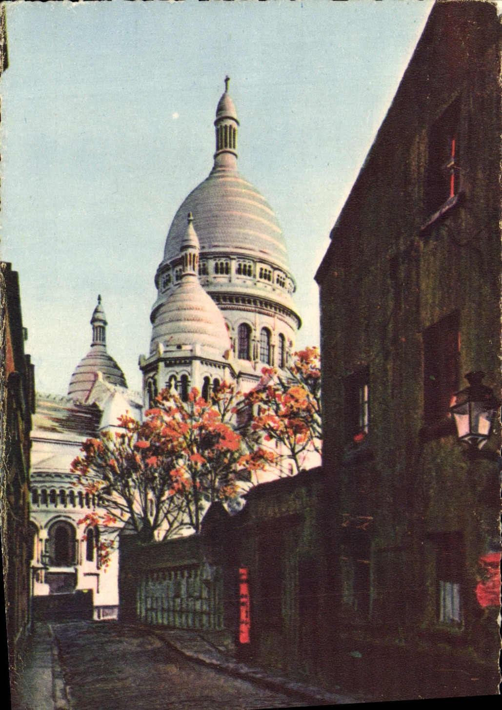 CPA Paris En Flanant Montmartre La Basilique Vue De La Rue Du Chevalier De La Barre