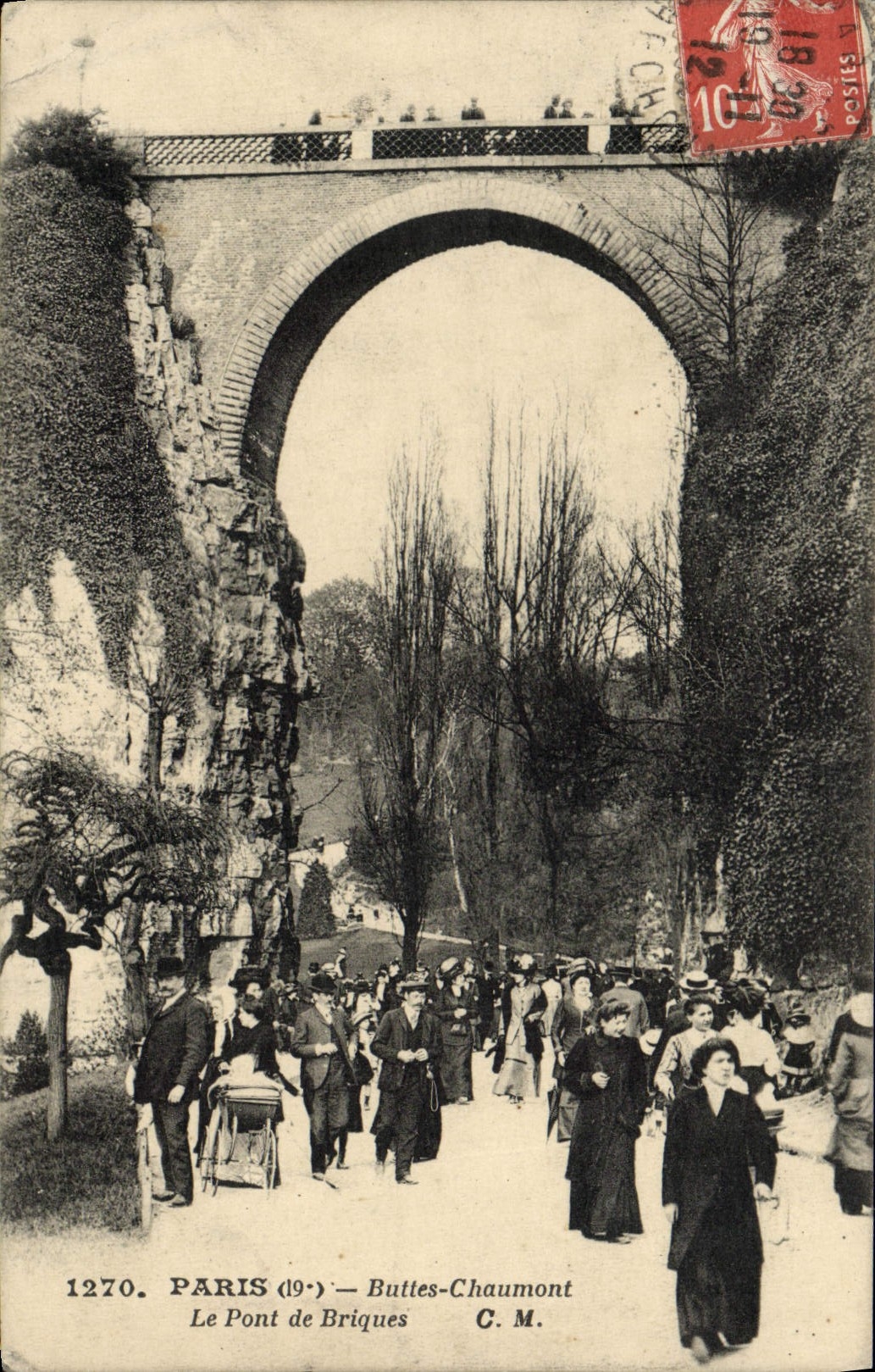 CPA Paris Buttes Chaumont Le Pont De Briques