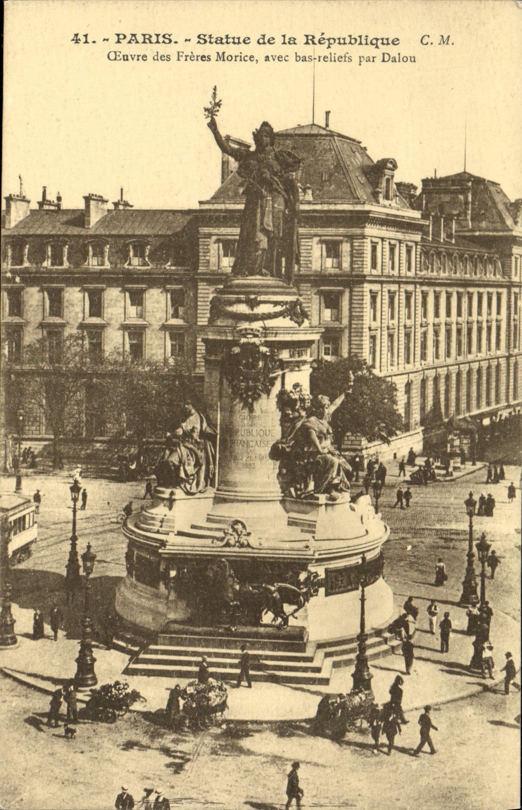 CPA Paris Statue De La Republique