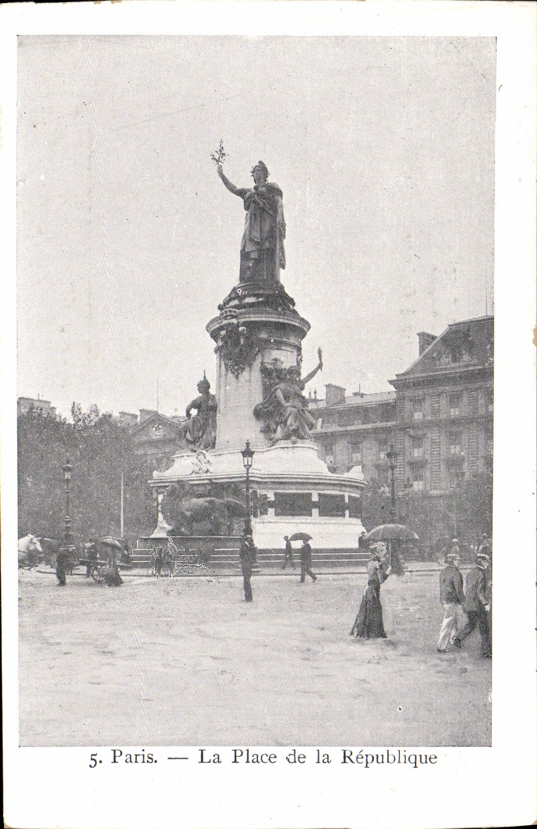 CPA Paris La Place De La Republique