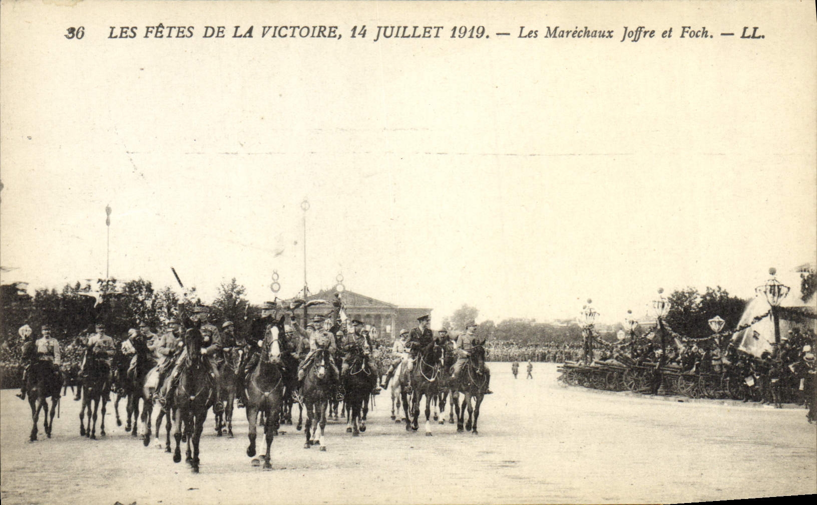 CPA Les Fetes De La Victoire 14 Juillet 1919 Les Marechaux Joffre Et Foch Militaria