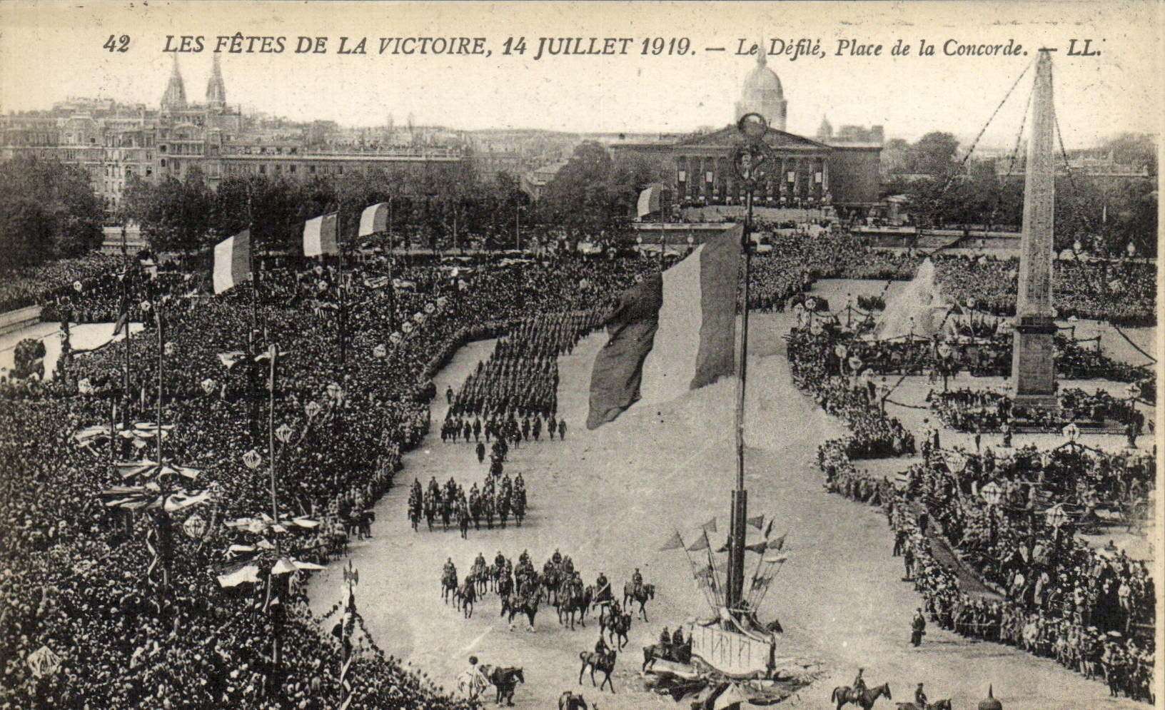 VINTAGE POSTCARD the Festivals Of the Victoire July 14th, 1919 the Procession Places Militaria Harmony
