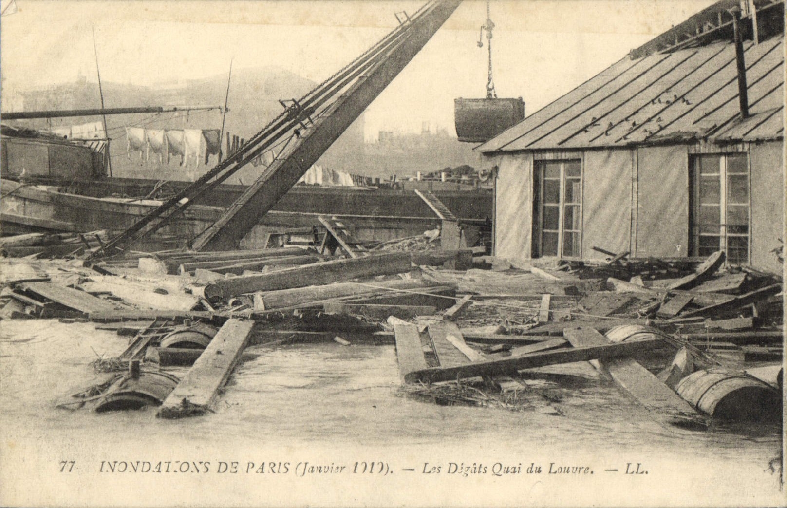 Inundaciones de la POSTAL de la VENDIMIA de París el daño Quay de la lumbrera