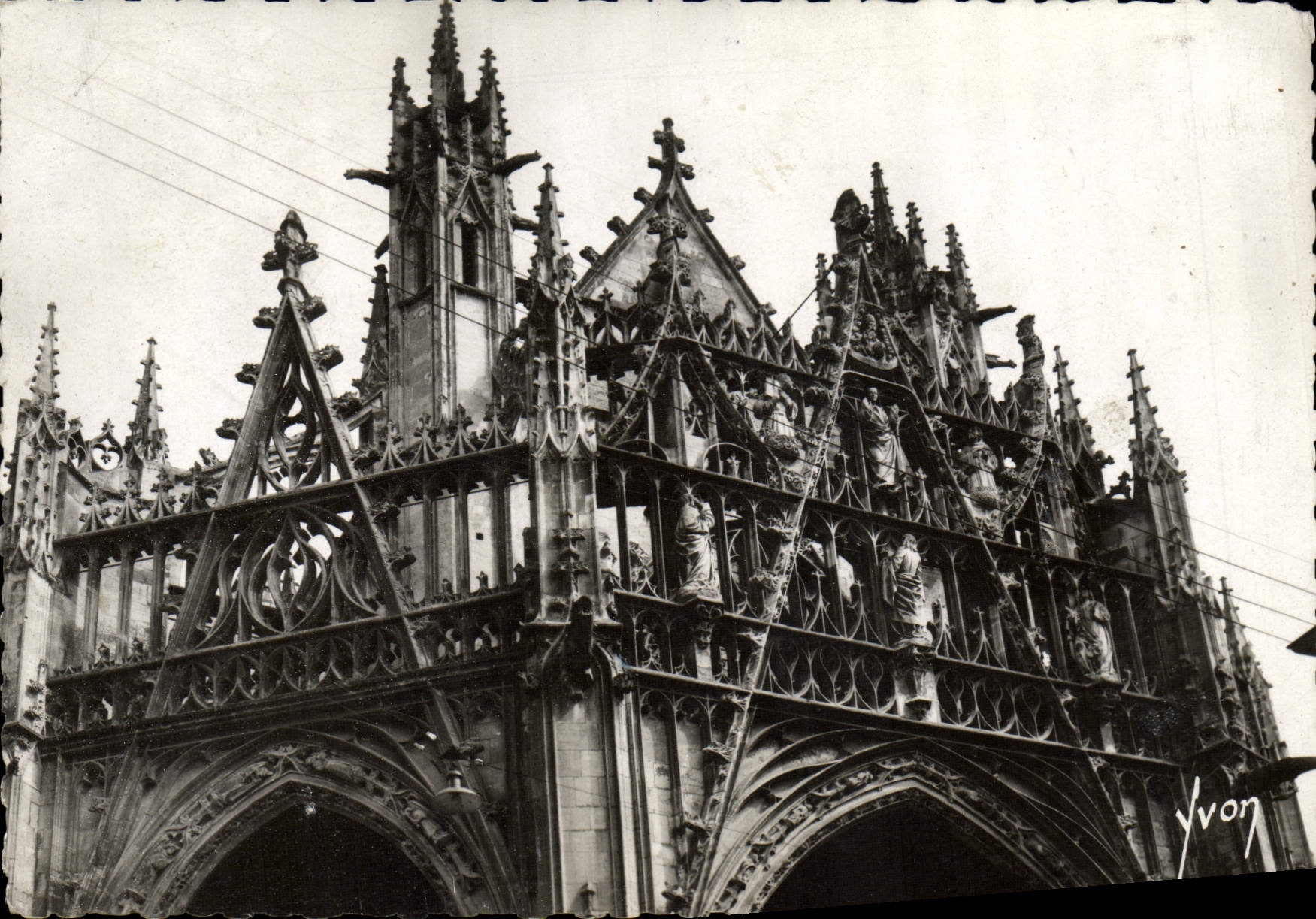 CPM Alencon Details Des Sculptures Du Porche De l'Eglise Notre Dame