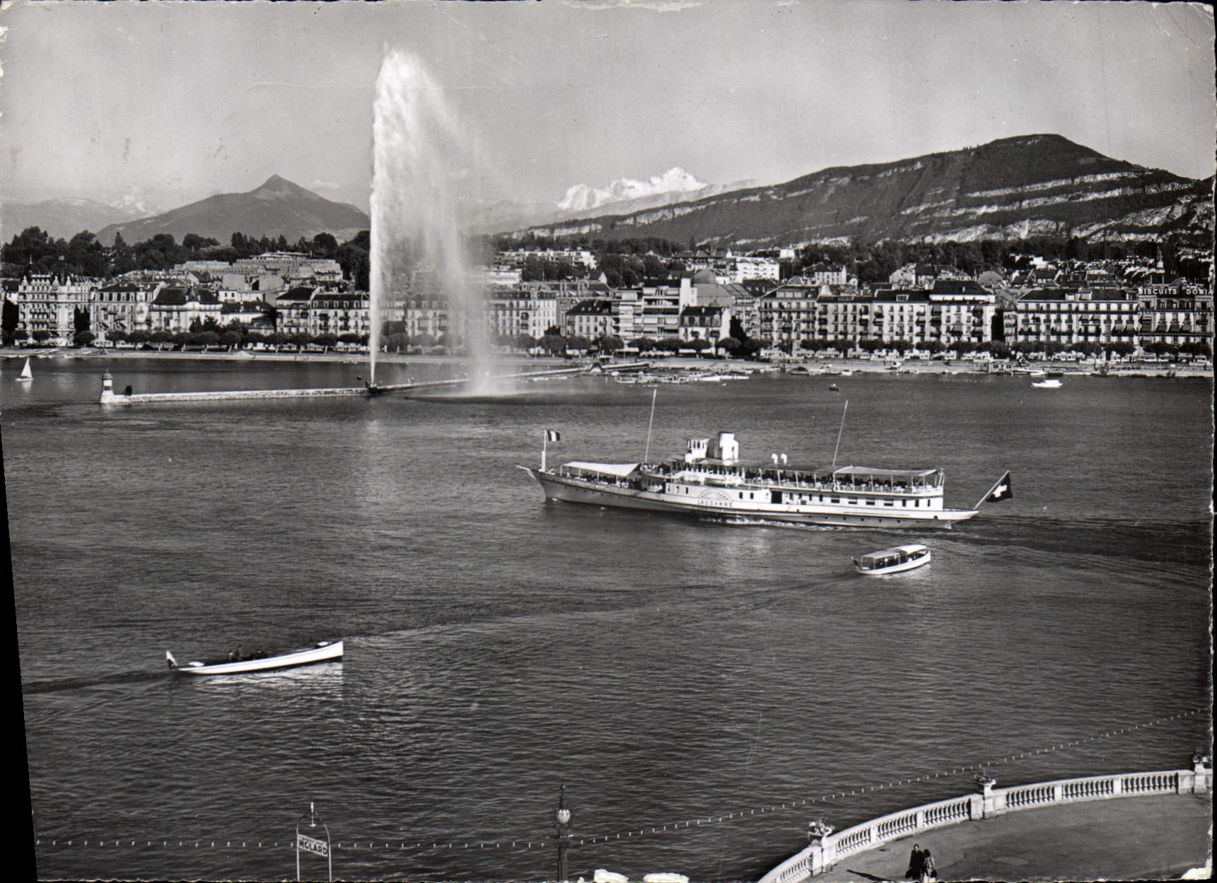 CPM Geneve La Rade Le Jet d'Eau Et Le Mont Blanc