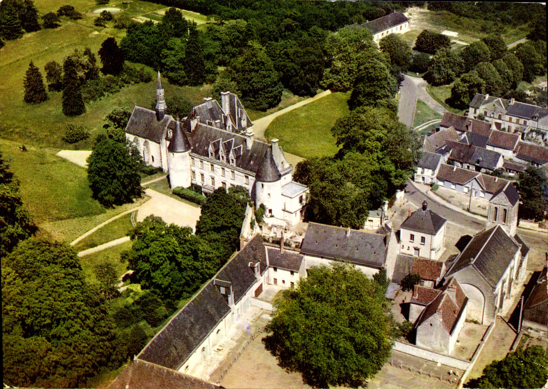 CPM Reignac Le Chateau Vue Aerienne