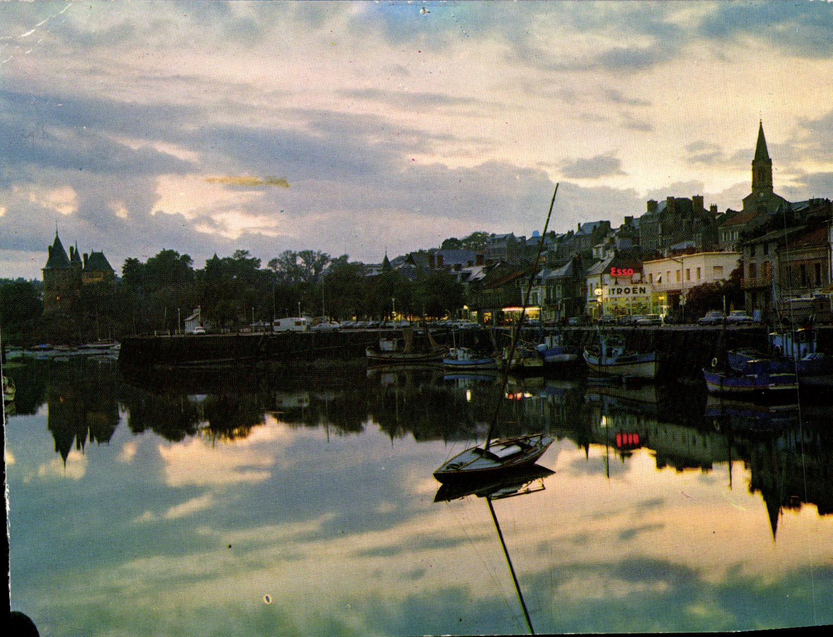 CPM Pornic Coucher De Soleil Sur Le Port