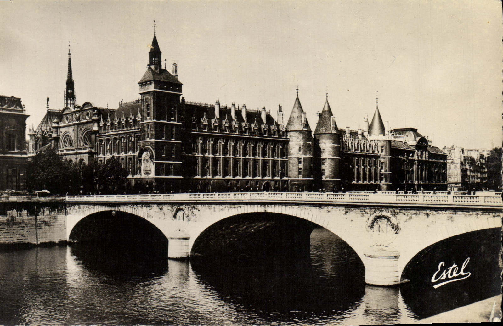 MODERN CARD Paris Bridge With the Exchange And Law courts