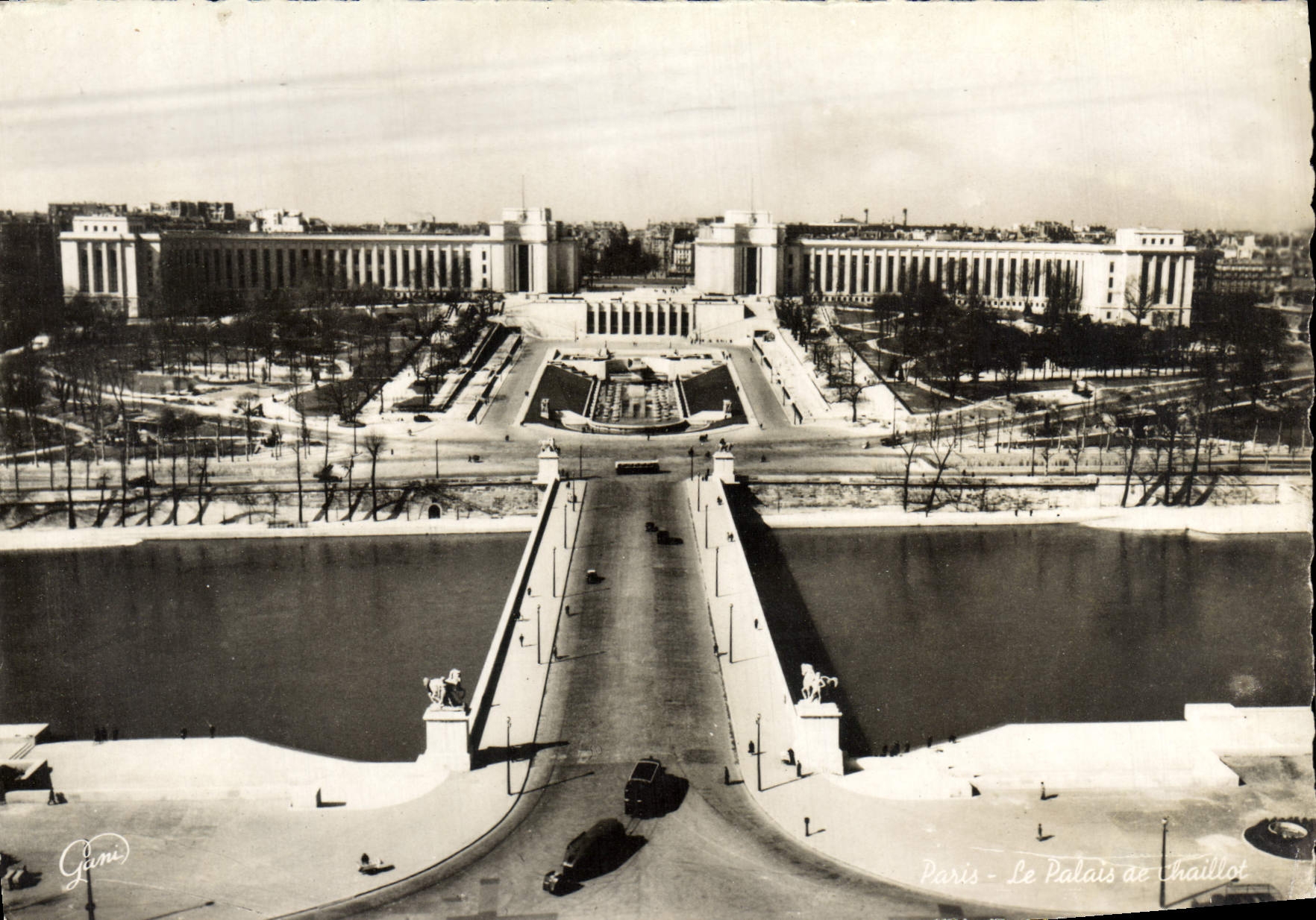 CPM Paris The Palais De Chaillot
