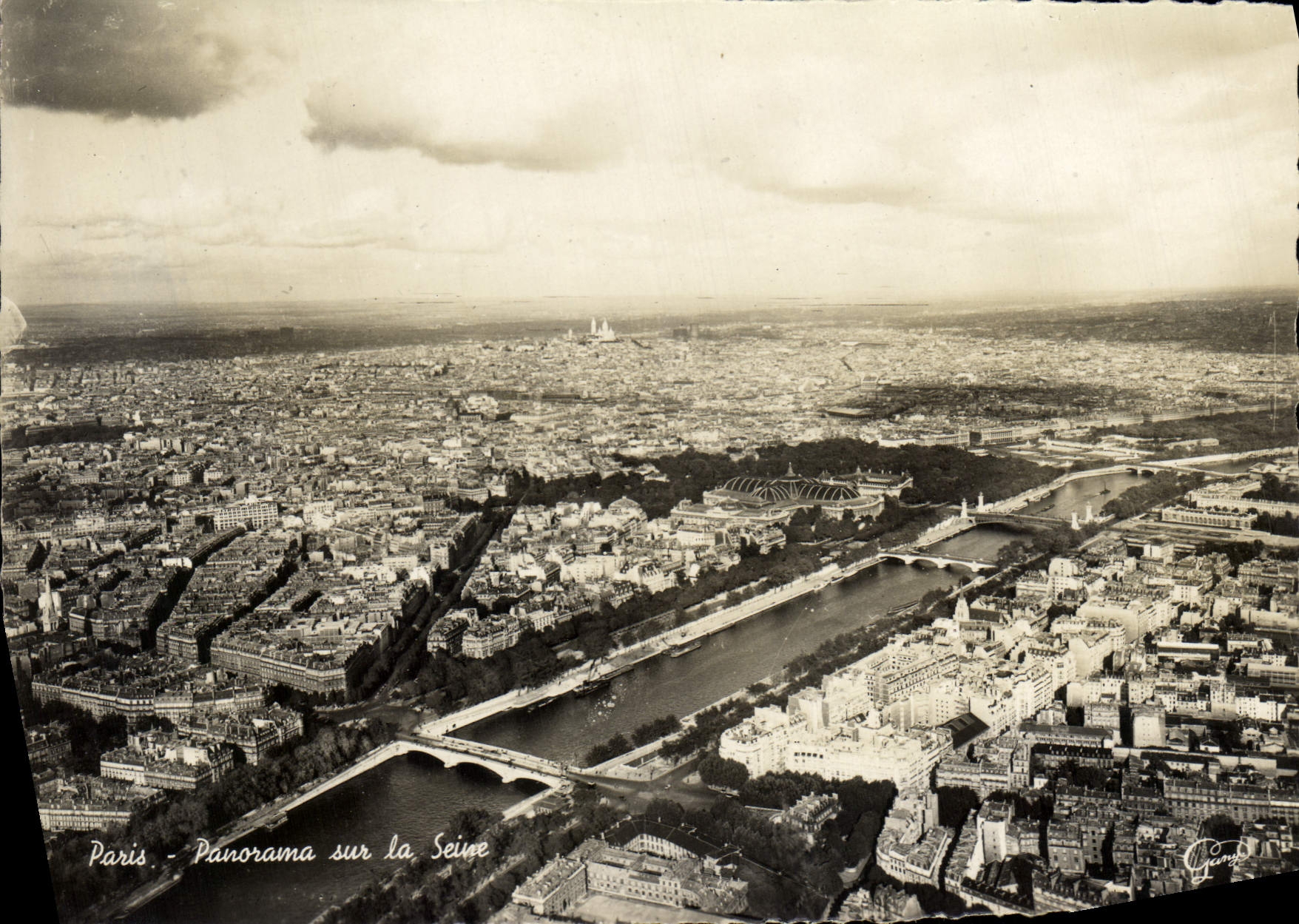 POSTAL MODERNA panorama de París en el Seine