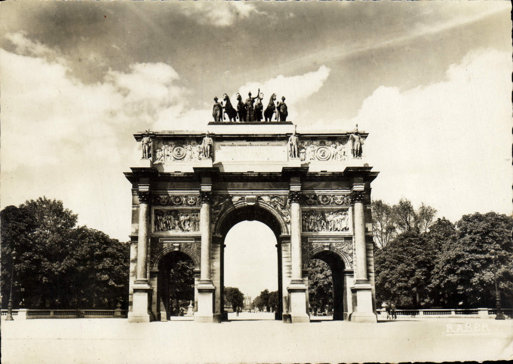 CPM Paris L'Arc De Triomphe Du Carrousel
