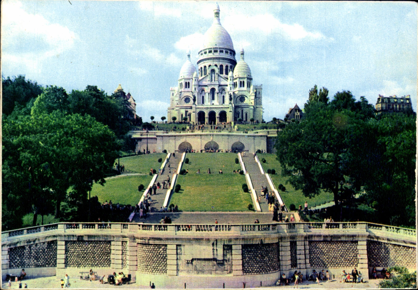 CPM Paris La Basilique du Sacre Coeur 