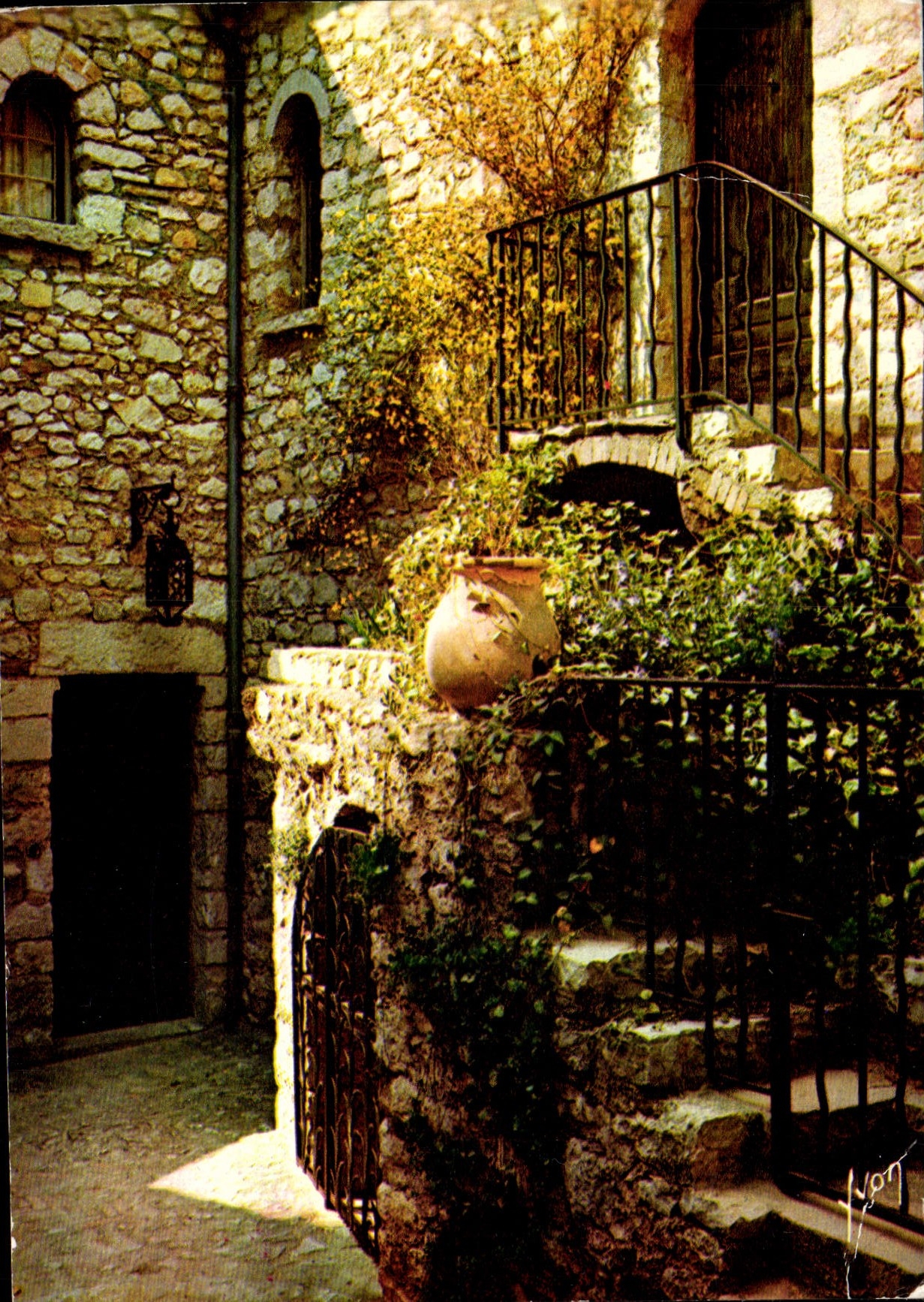 POSTAL MODERNA la dimensión del milagro azul de la calle de la mujer mayor de Eze de la naturaleza