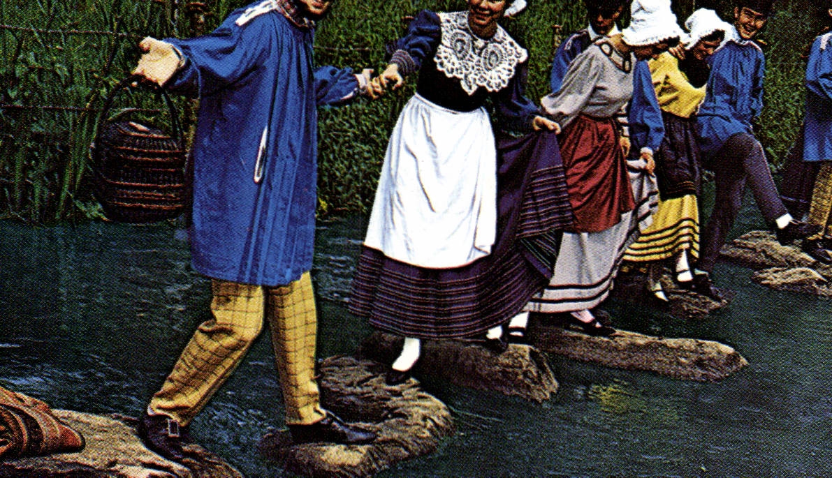 CPM La Gouline Groupe folklorique sarthois Affilie a la FNGFF 