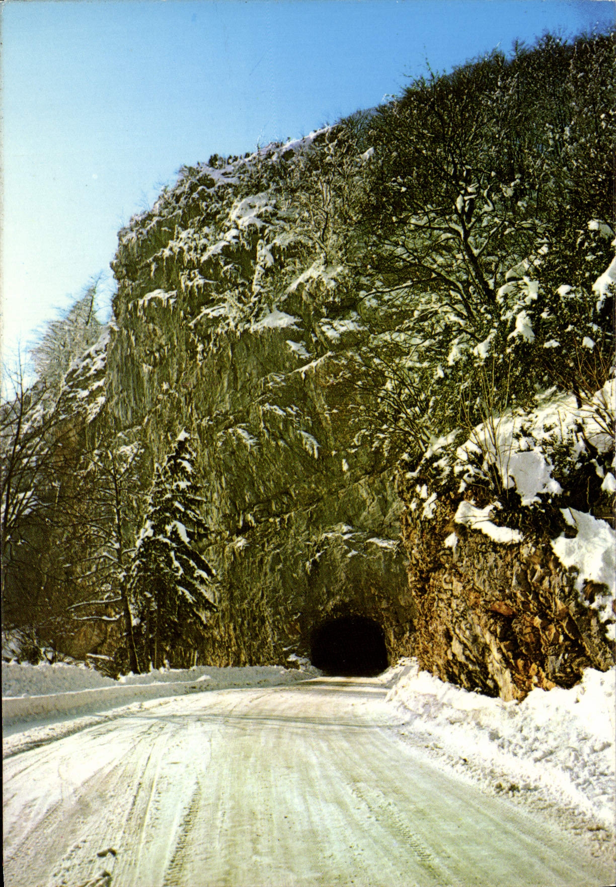 MODERN CARD Beautiful Images of Vercors Combe Laval under snow