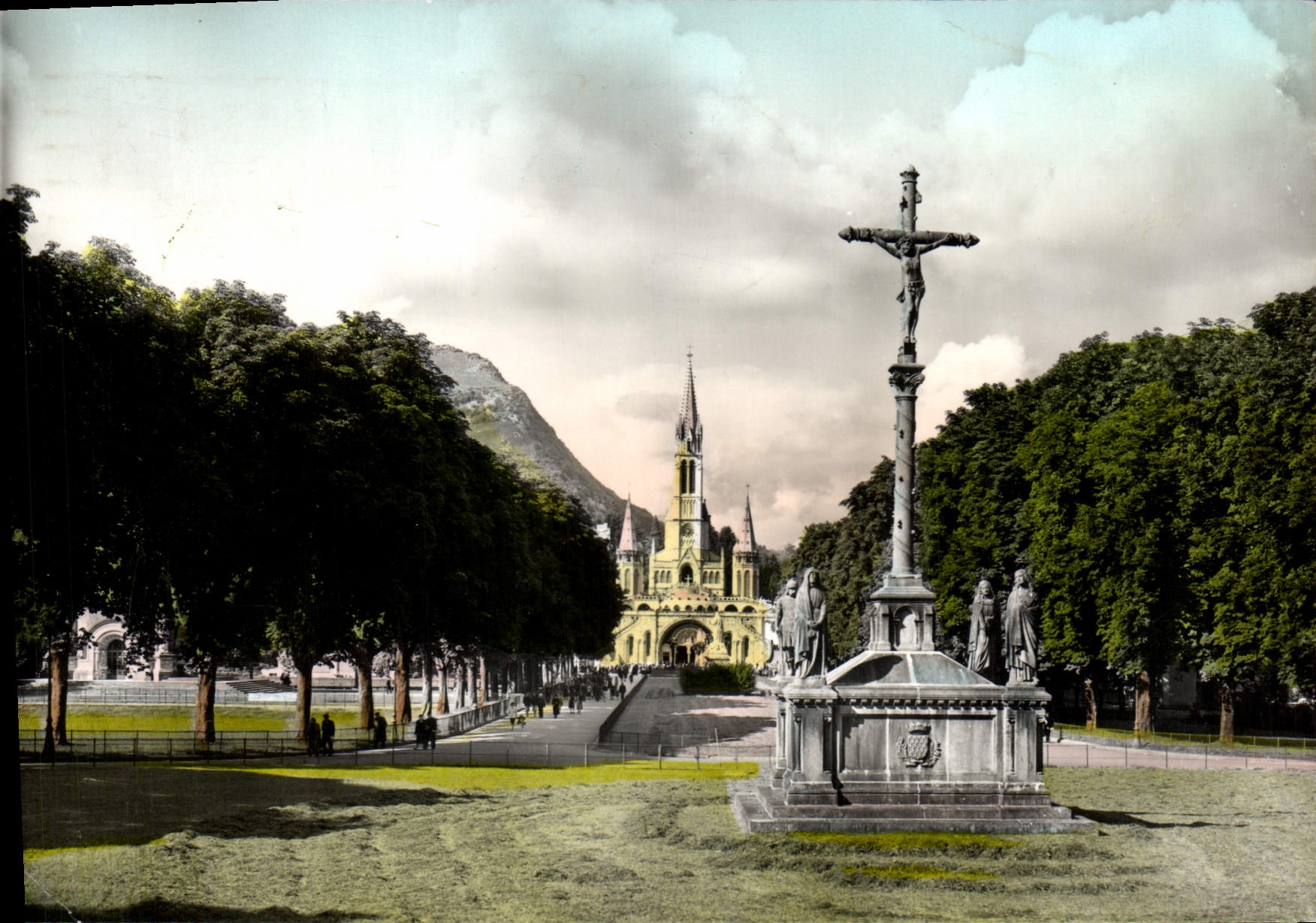 MODERN CARD Lourdes Zono Crowned E Basilica