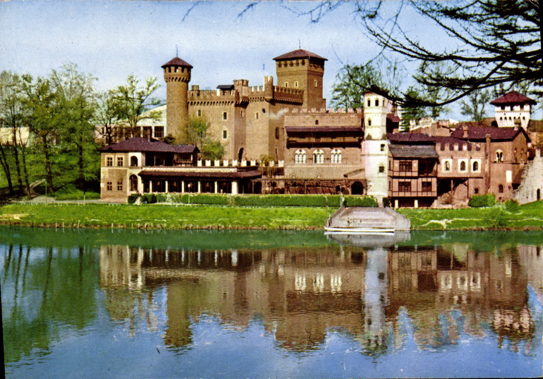 MODERN CARD Torino Borgo Medioevale