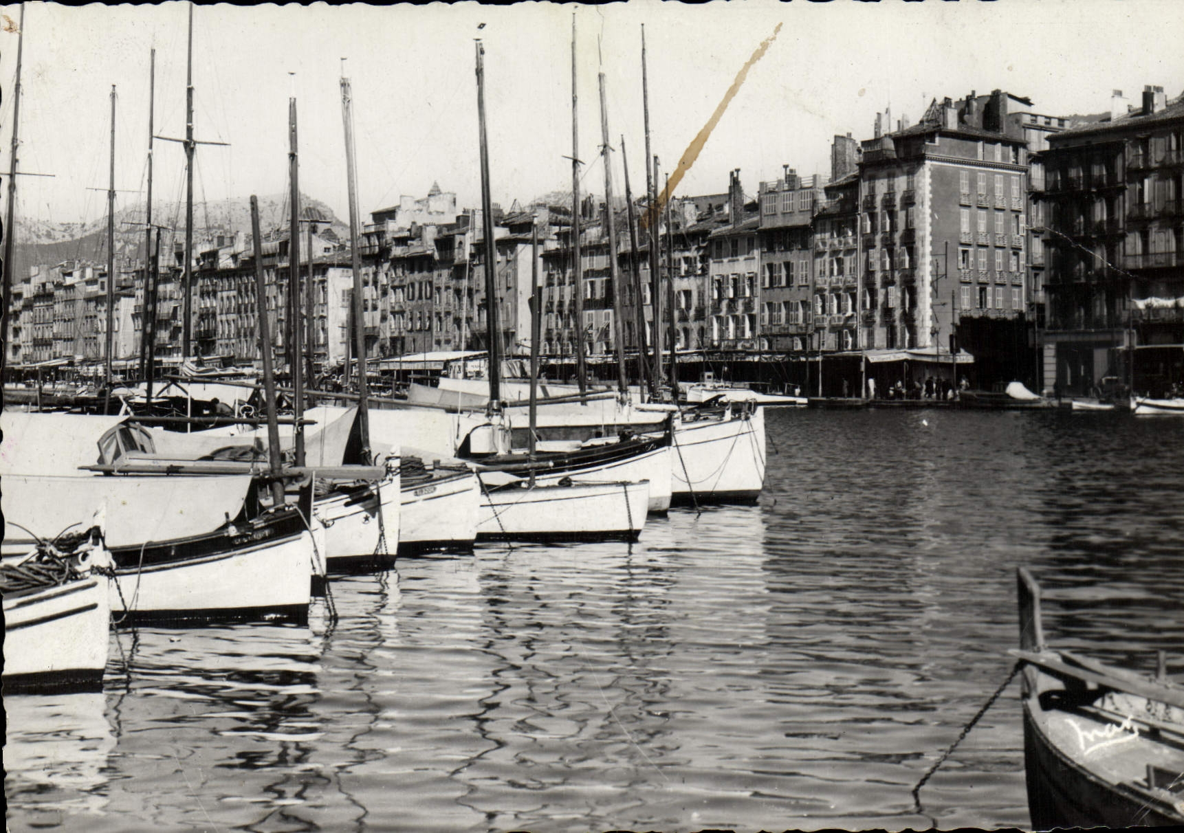 CPM Toulon Sur Mer Les Quais Bateaux