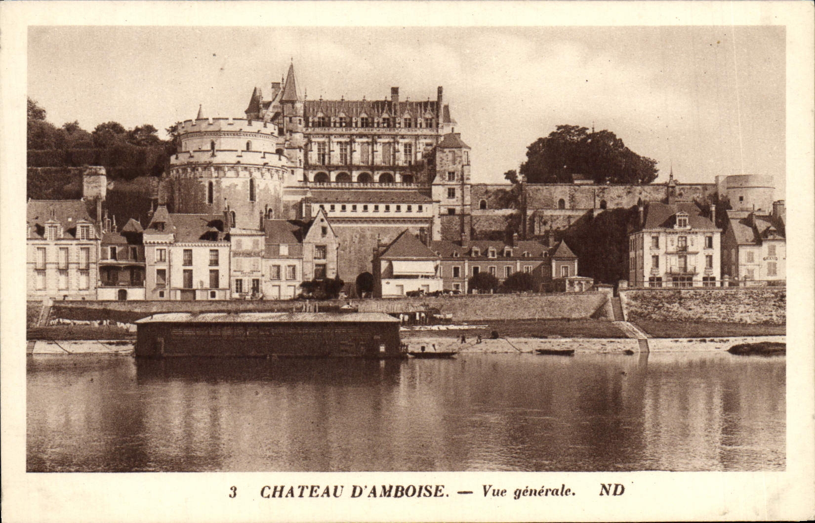 CPA Chateau D'Amboise Vue Generale