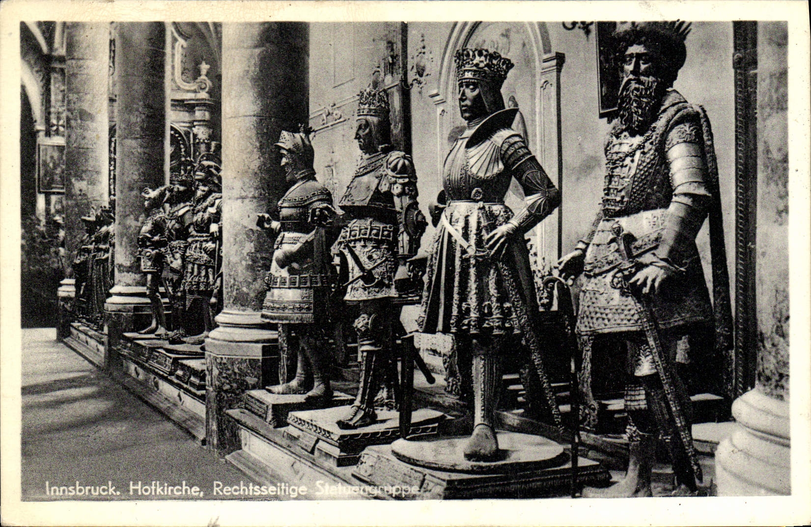 VINTAGE POSTCARD Innsbruck Hofkirche Rechisseitige