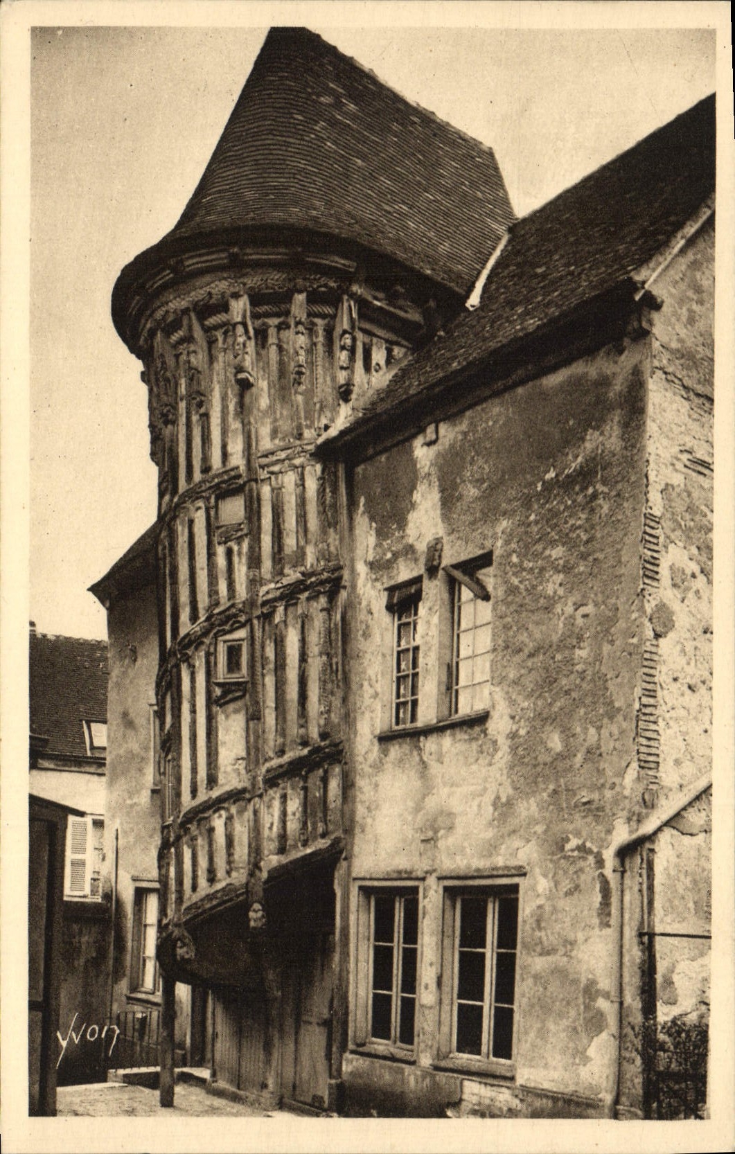 CPA Chartres L'escalier de la reine Berthe
